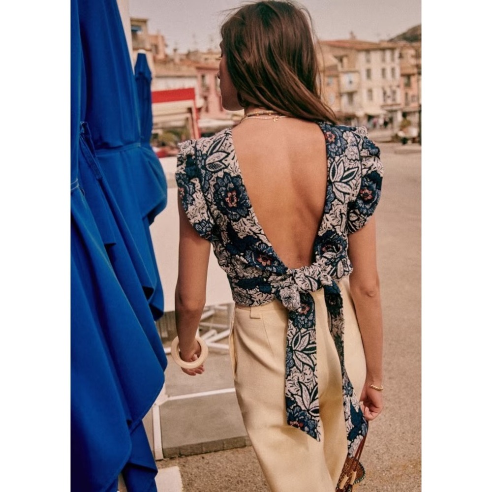 NWT Sézane Danie Blouse African Jacquard Blue Floral Open Back Tie Top Size M